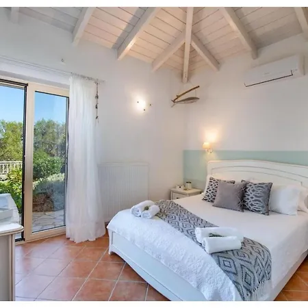 Aloni Villa *